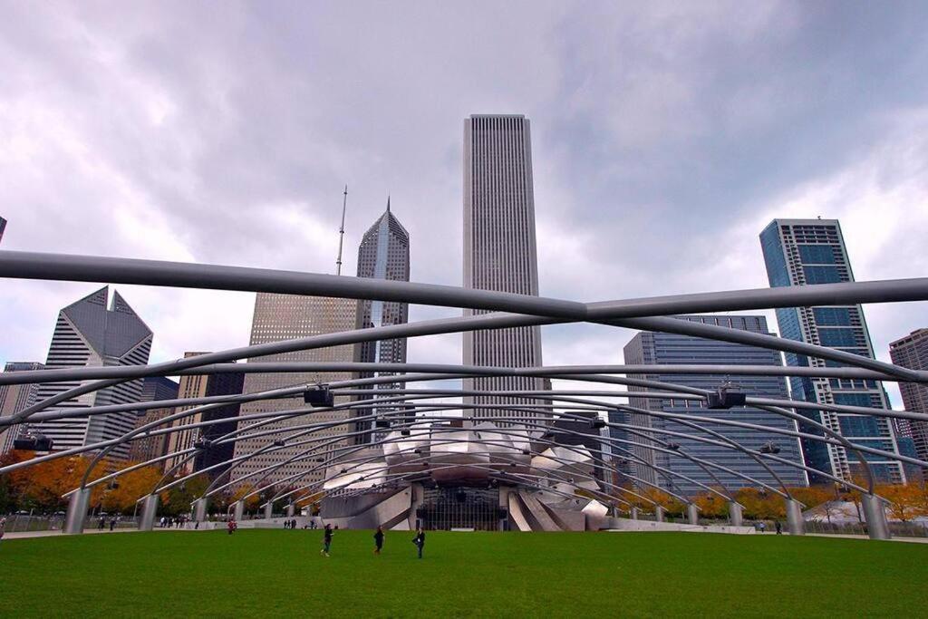 Spacious 2Br Vacation Rental With City View, Optional Parking And Gym Near Mccormick Place & Downtown Chicago Attractions Esterno foto